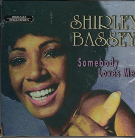 Shirley Bassey: Somebody Loves Me [CD]