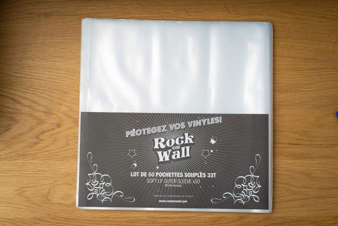 Music Protection: 50 X Pe 12 Inch Crystal Clear Outer Sleeve - 80 Micron - Rock On Wall [50xWinyl]