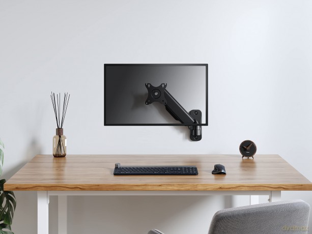 17 -32 Single Monitor Wall-Mounted