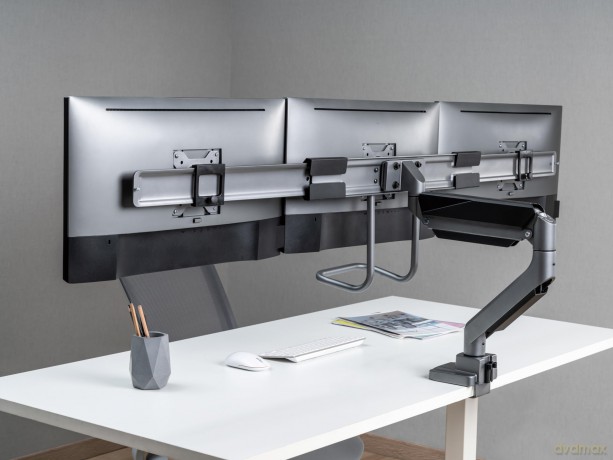 17"-32" Triple Monitor Desk Mount