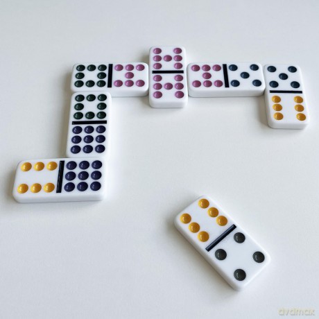 Goliath Games: Double 9 Dominos