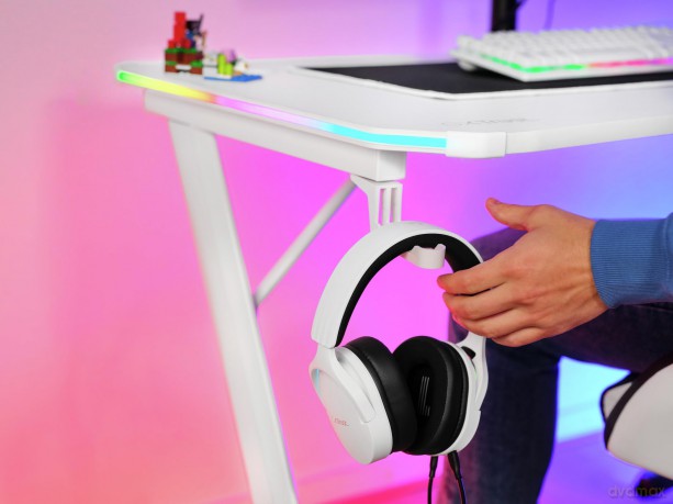 Gxt709w Luminus Rgb Deskgxt Rgb Des