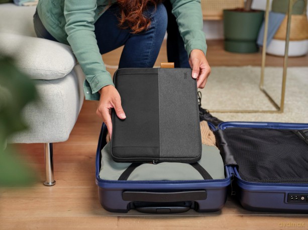 Lisboa 13.3" Laptop Sleeve - Black