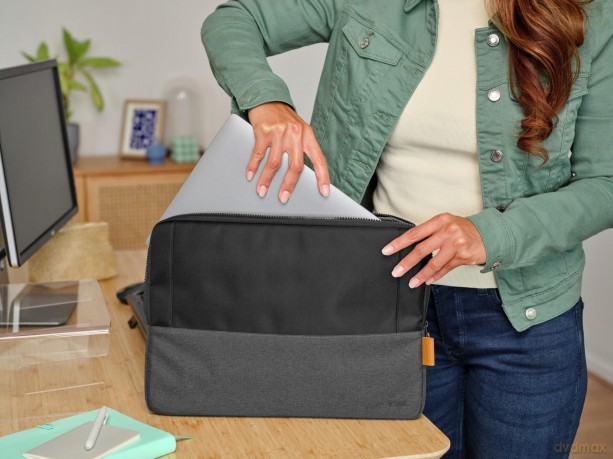 Lisboa 16" Laptop Sleeve - Black
