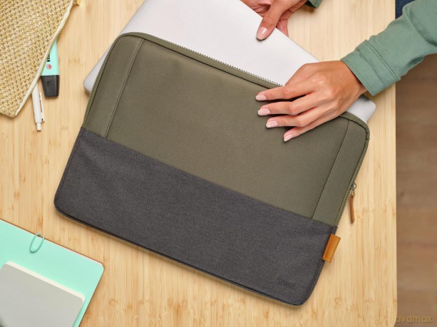 Lisboa 16" Laptop Sleeve - Green