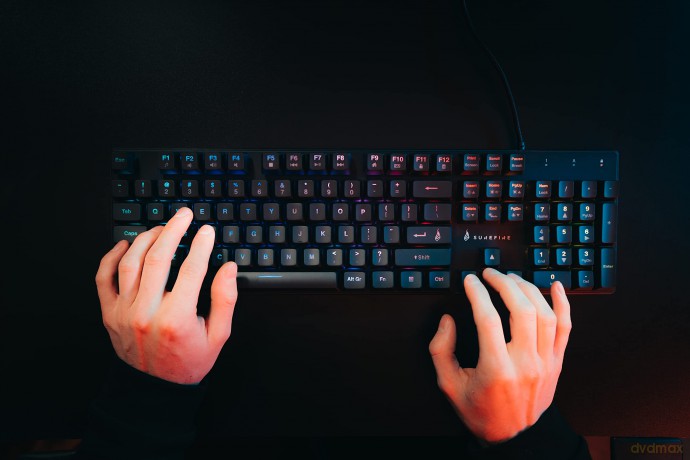 Mechanical Rgb Gaming Keyboard