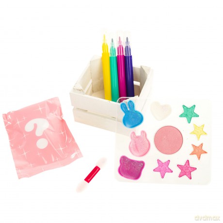 Na Na Na: Book Make Up + Surprise