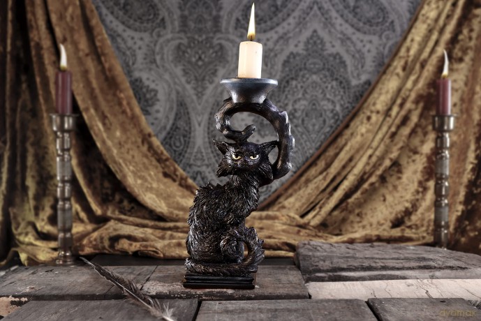 Nemesis Now: Witches Familiar Salem Candlestick Holde