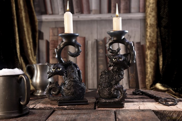 Nemesis Now: Witches Familiar Salem Candlestick Holde