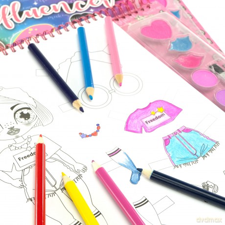 Nice: Influencer Fashion Doll Paper Book