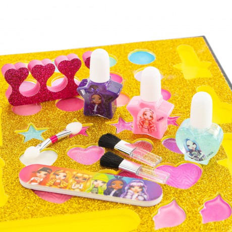 Nice: Rainbow High Make Up Book