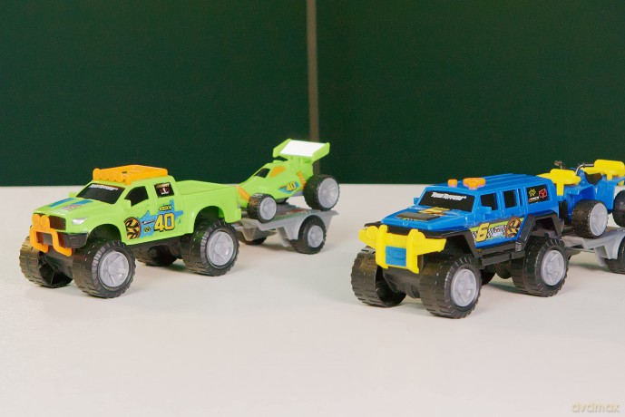 Nikko Toys: Suv Con Carrello Porta Quad (20cm)