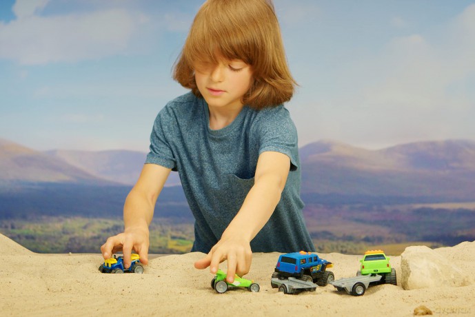 Nikko Toys: Suv Con Carrello Porta Quad (20cm)