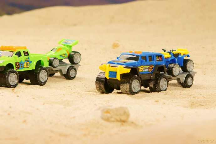 Nikko Toys: Suv Con Carrello Porta Quad (20cm)