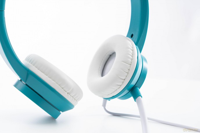 Pantone - Wired Headphones