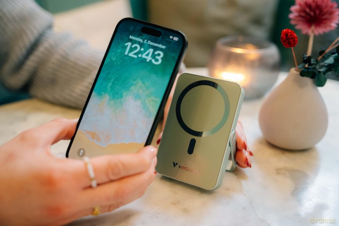 Power Bank 10000mah Mag Safe Green