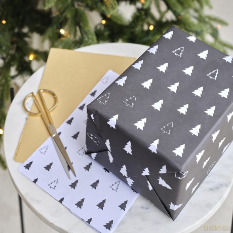 Wrap - Merry Christmas Tree Print - Black, Whit N