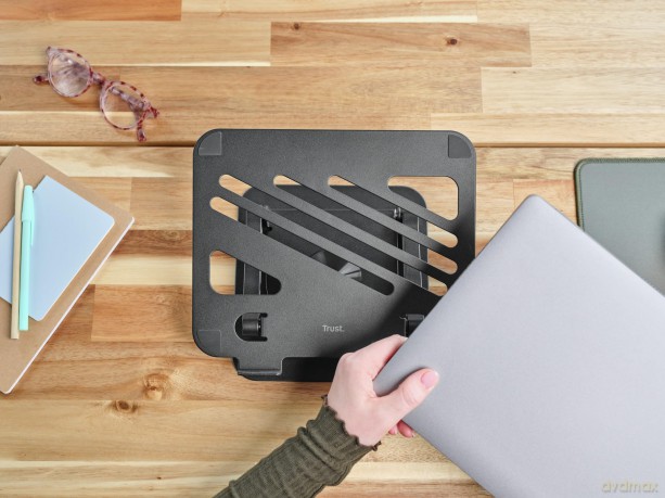 Zeff Metal Laptop Stand
