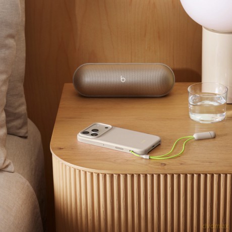 Etui z podpórką Beats Kickstand zgodne z MagSafe i panelem Sterowanie aparatem do iPhonea 17 Pro - boksytowy beżowy