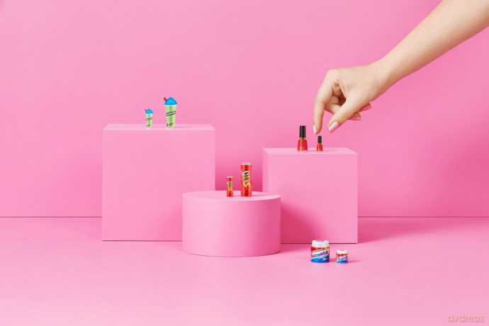 Figurki Mini Brands Global Brands Seria 3 1 sztuka
