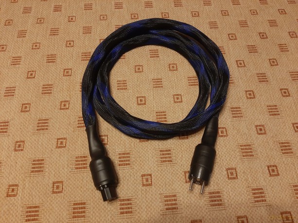 Kabel zasilajacy 1.8M