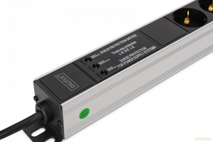 Listwa zasilająca PDU Rack (620mm) z zabezpieczeniem przeciwprzepięciowym + filtr EMI/RFI, 9 gniazd Schuko CEE 7/3 (45°), kabel 2m wtyk Unischuko CEE