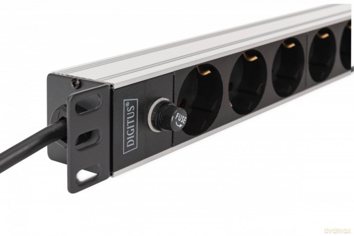 Listwa zasilająca PDU Rack 19" z bezpiecznikiem przeciążeniowym, 9 gniazd Schuko CEE 7/3 (45°), kabel 2m wtyk IEC C14, 10A, aluminiowa