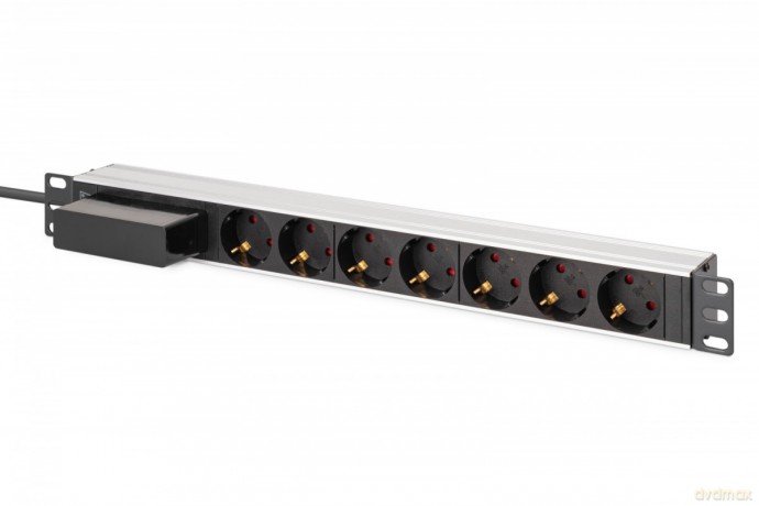 Listwa zasilająca PDU Rack 19" z wyłącznikiem nadprądowym Typ C 16A, 7 gniazd Schuko CEE 7/3 (45°), kabel 1,8m wtyk Unischuko CEE 7/7, 16A, aluminiowa
