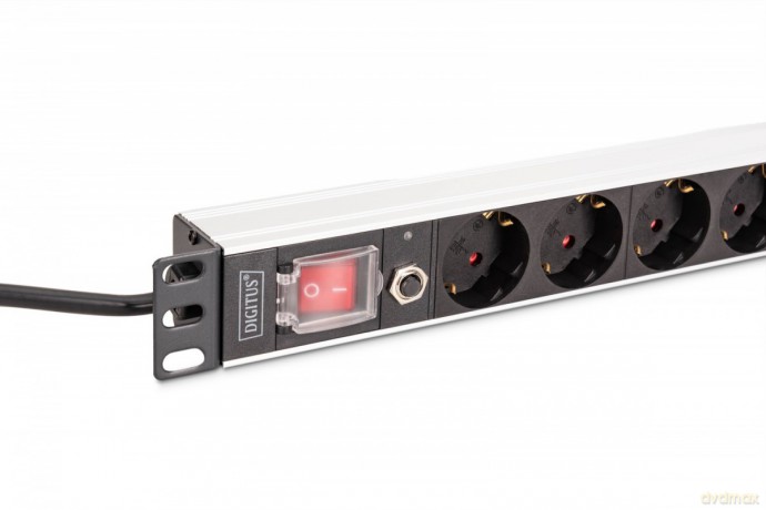 Listwa zasilająca PDU Rack 19" z zabezpieczeniem przeciążeniowym, 8 gniazd Schuko CEE 7/3 (45°), kabel 2m wtyk Unischuko, 16A, aluminiowa