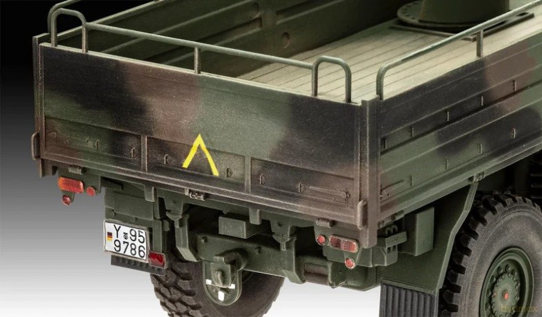 Model plastikowy Ciężarówka Man 10T Milgl 8x8 1/35