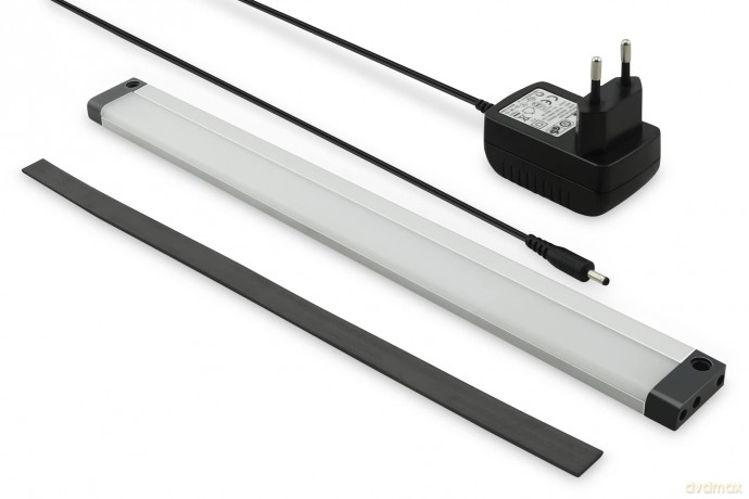 Oświetlenie LED do szaf teleinformatycznych stojących lub wiszących 19" mocowanie na magnes