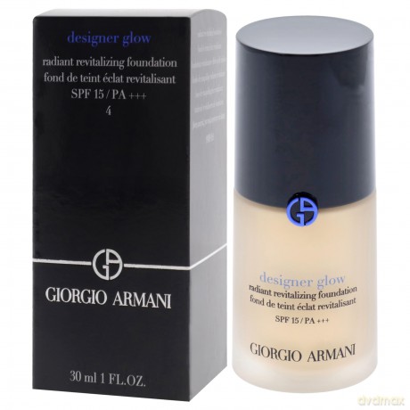 Brightening liquid make-up SPF 15 Designer Glow (Radiant Revitalizing Foundation) 30 ml - Shade: 4