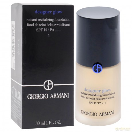 Brightening liquid make-up SPF 15 Designer Glow (Radiant Revitalizing Foundation) 30 ml - Shade: 4