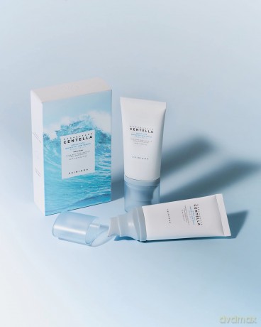 Gift set of sunscreen SPF 50+ Madagascar Centella (Hyalu-Cica Water-Fit Sun Serum)