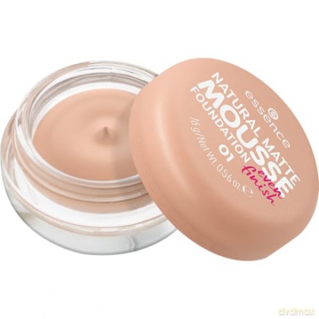 Natural Matte Mousse Foundation 16 g - Shade: 01