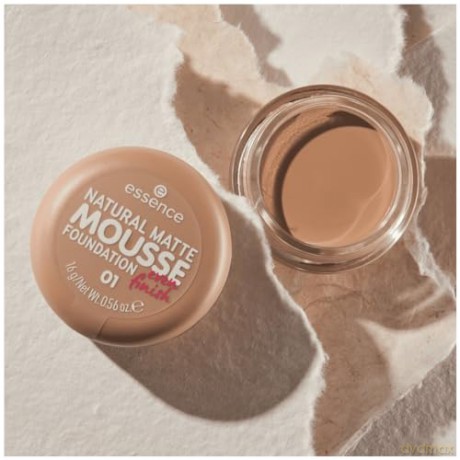 Natural Matte Mousse Foundation 16 g - Shade: 01