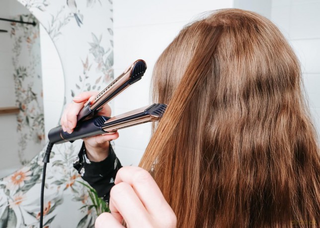 Profi Care VZ8100 hair straightener