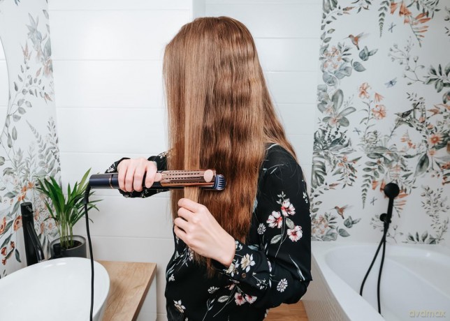 Profi Care VZ8100 hair straightener