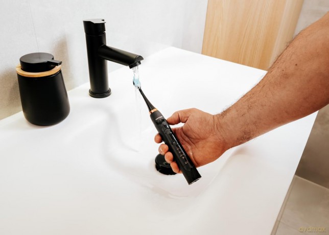 Sonic toothbrush with travel case Perfect Smile black ZK7011