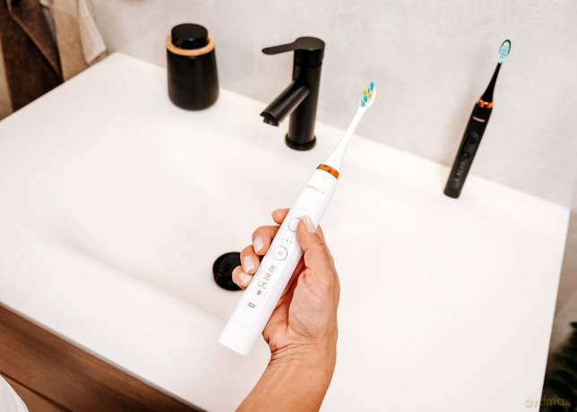 Sonic toothbrush with travel case Perfect Smile white ZK7010