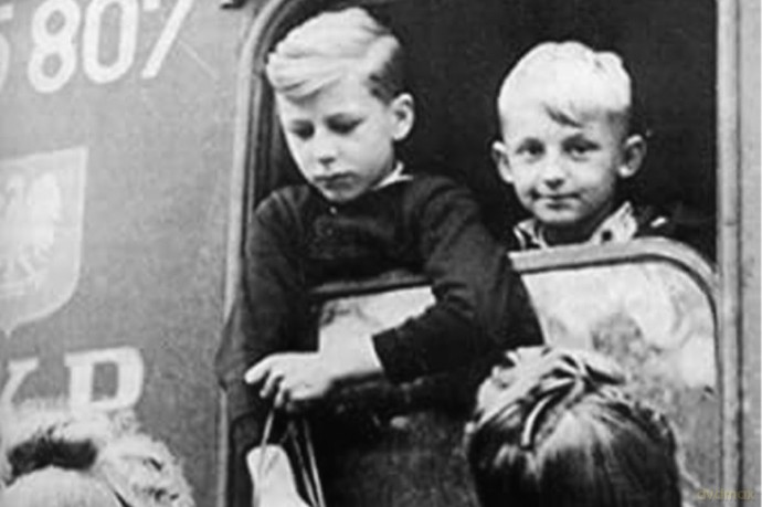 Flucht und Vertreibung - Komplette 3-teilige Dokumentation über den Zweiten Weltkrieg [DVD]