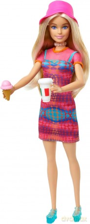 Barbie. HWH97 Różowy paszport na podróż do Włoch. Lalka + akcesoria