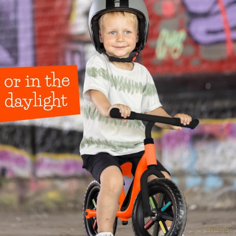 Chillafish - GLOW 10 Lightweight Balance Bike with Light Up Wheels - Orange, 1.5-4 Years (CPCH02ORA)