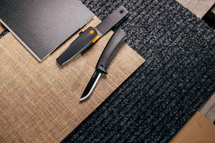 Fiskars - Builder's Knife with Sharpener