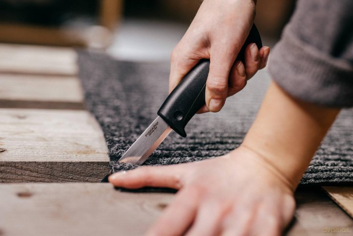 Fiskars - Builder's Knife with Sharpener