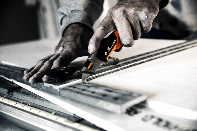 Fiskars - CarbonMax Folding Utility Knife
