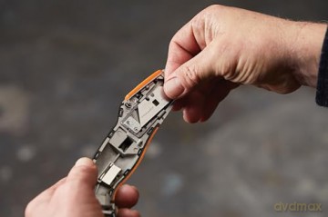 Fiskars - CarbonMax Retractable Utility Knife