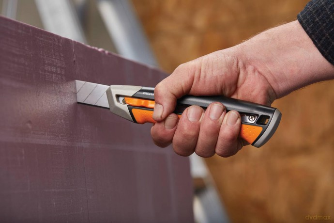 Fiskars - CarbonMax snap off knife - 25 mm
