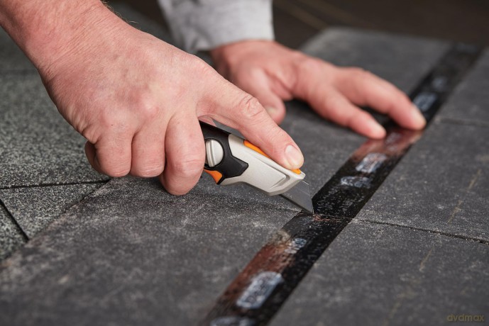 Fiskars - CarbonMax Utility Knife - Fixed Blade