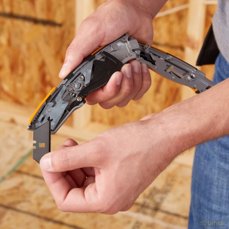 Fiskars - CarbonMax Utility Knife - Safety
